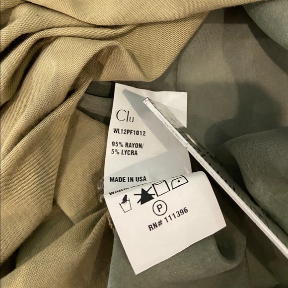 Clu pleated back t shirt. NWT. Small. Oversized - Picture 8 of 10